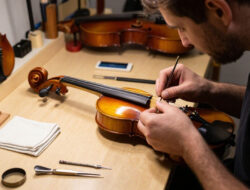 Keahlian Dalam Teknik Perbaikan Alat Musik Gesek Membuka Peluang Jasa Spesialis